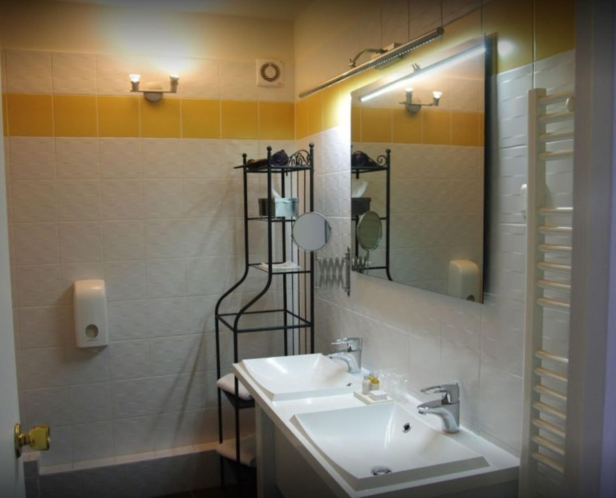 Best Western Blanche De Castille Dourdan Esterno foto