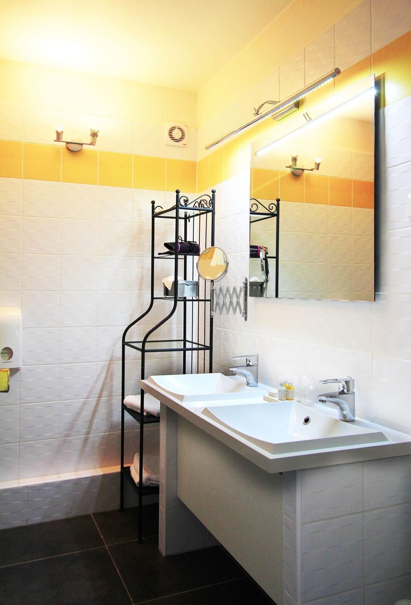 Best Western Blanche De Castille Dourdan Esterno foto