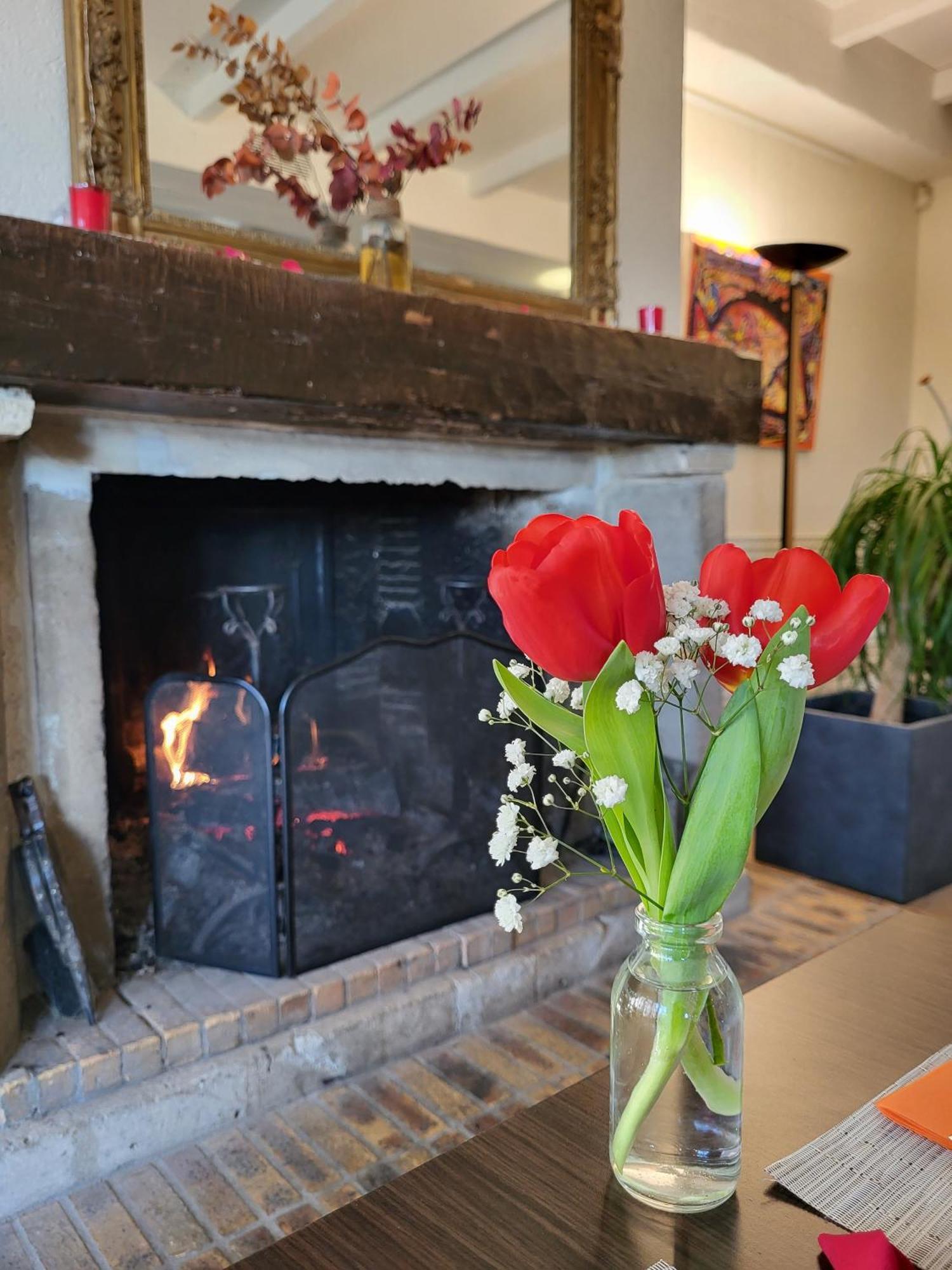 Best Western Blanche De Castille Dourdan Esterno foto