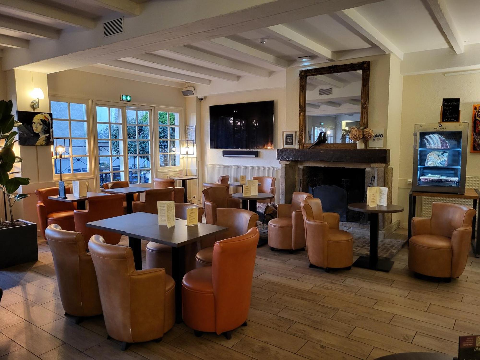 Best Western Blanche De Castille Dourdan Esterno foto
