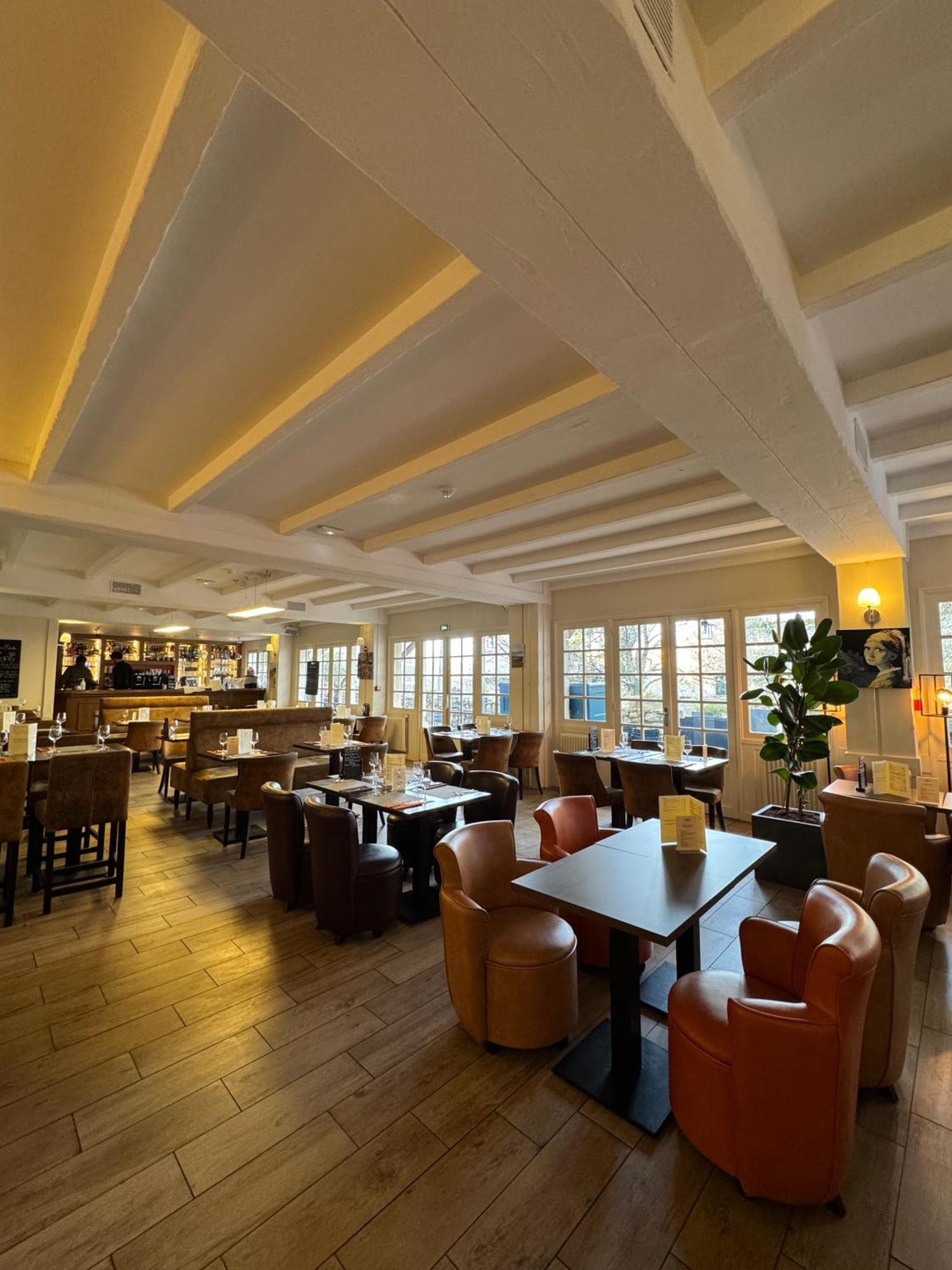 Best Western Blanche De Castille Dourdan Esterno foto