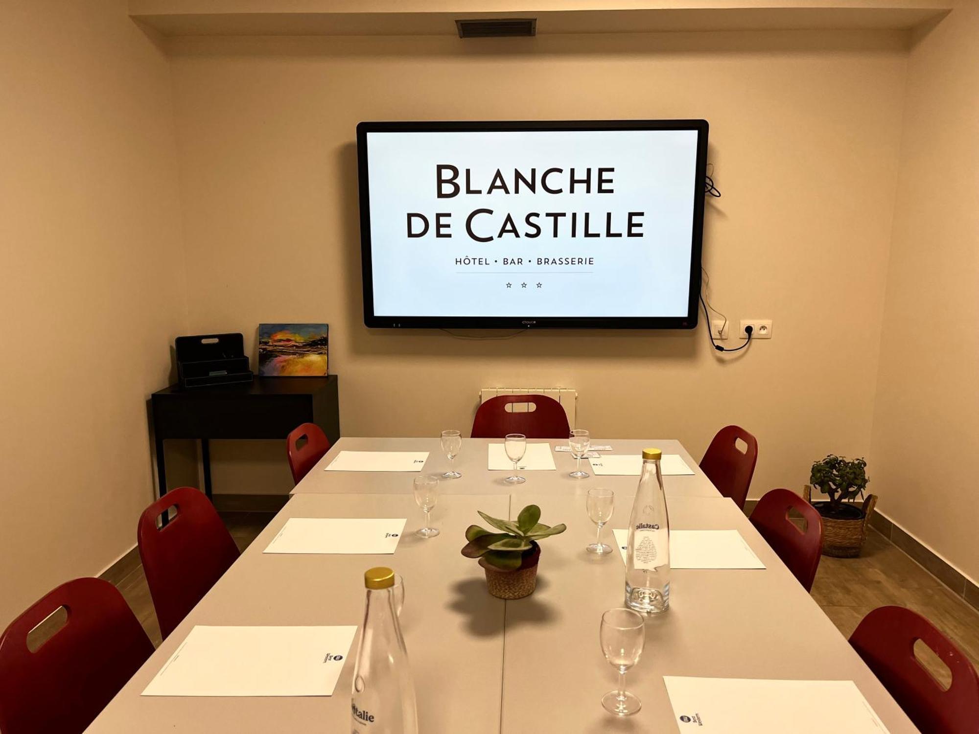 Best Western Blanche De Castille Dourdan Esterno foto