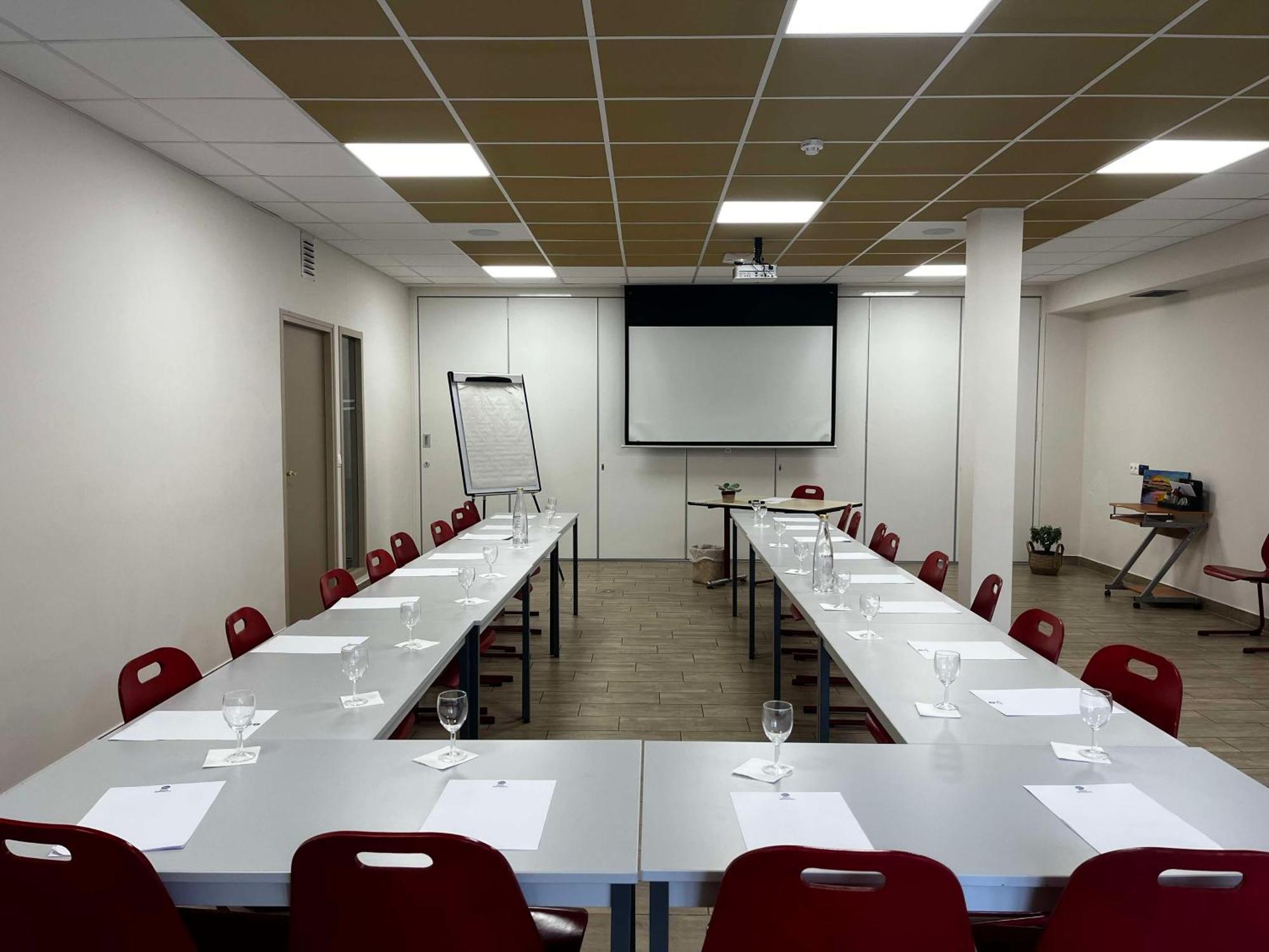 Best Western Blanche De Castille Dourdan Esterno foto