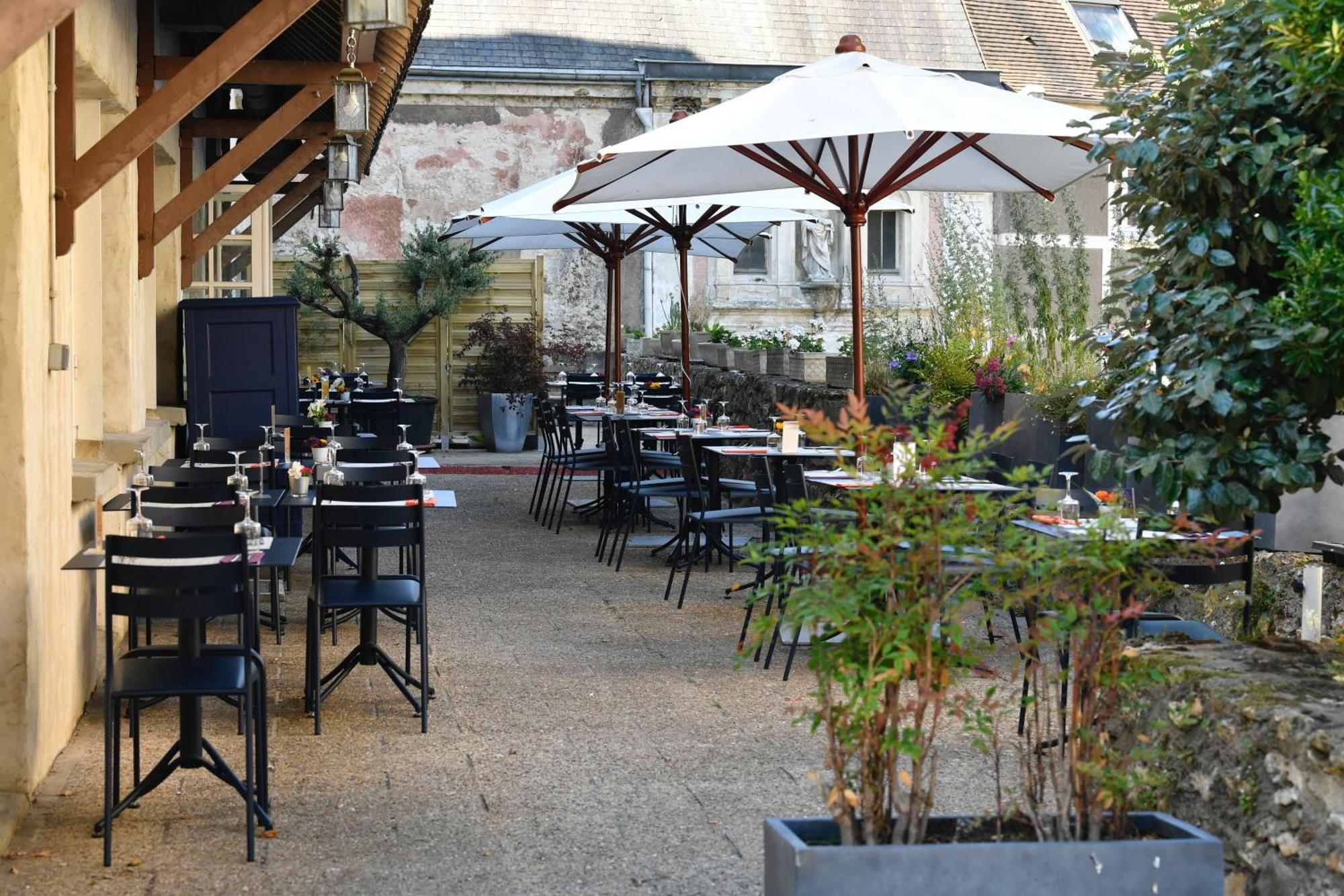 Best Western Blanche De Castille Dourdan Esterno foto