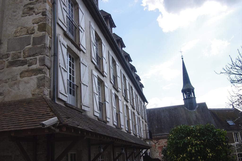 Best Western Blanche De Castille Dourdan Esterno foto