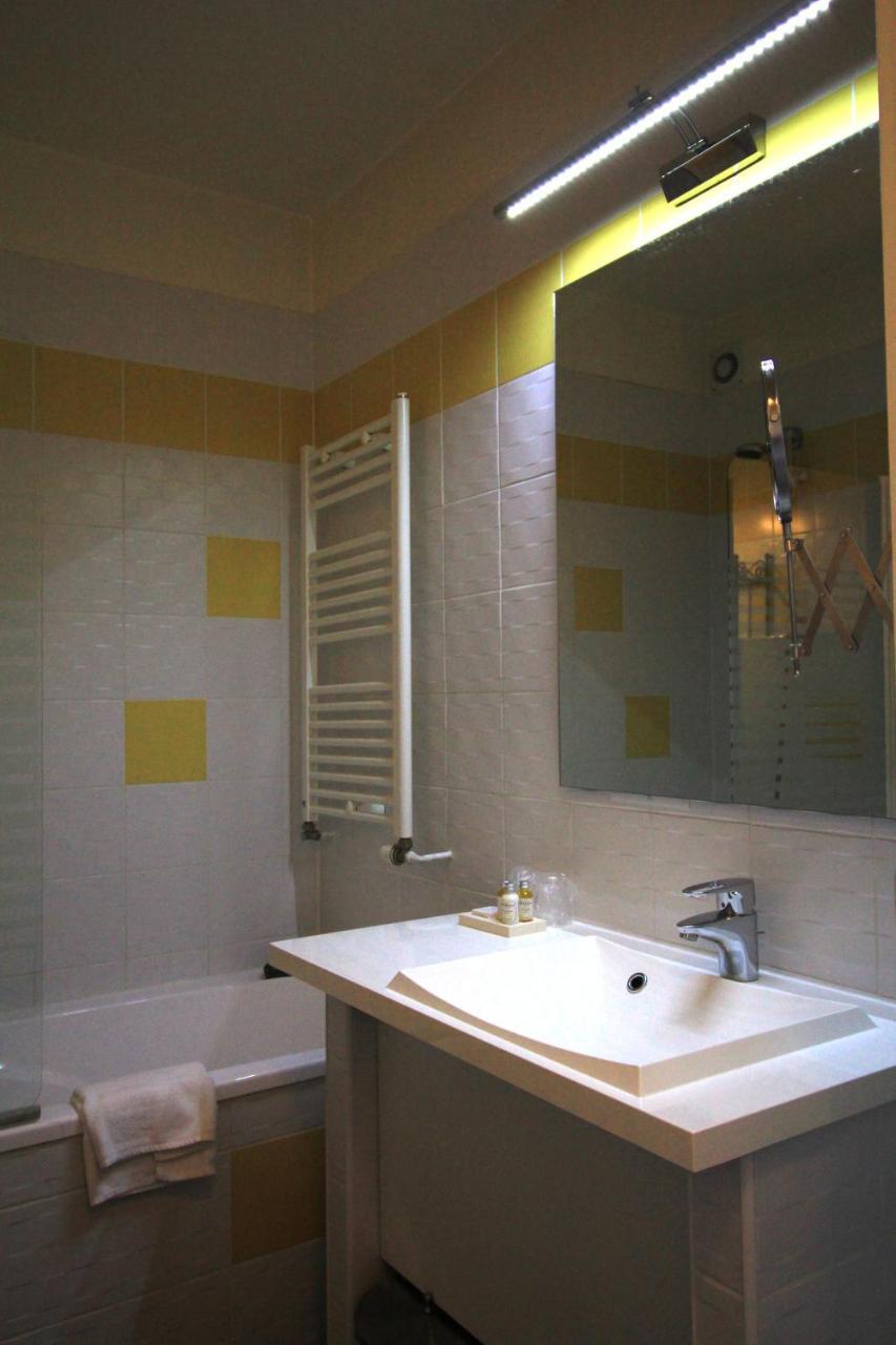 Best Western Blanche De Castille Dourdan Esterno foto